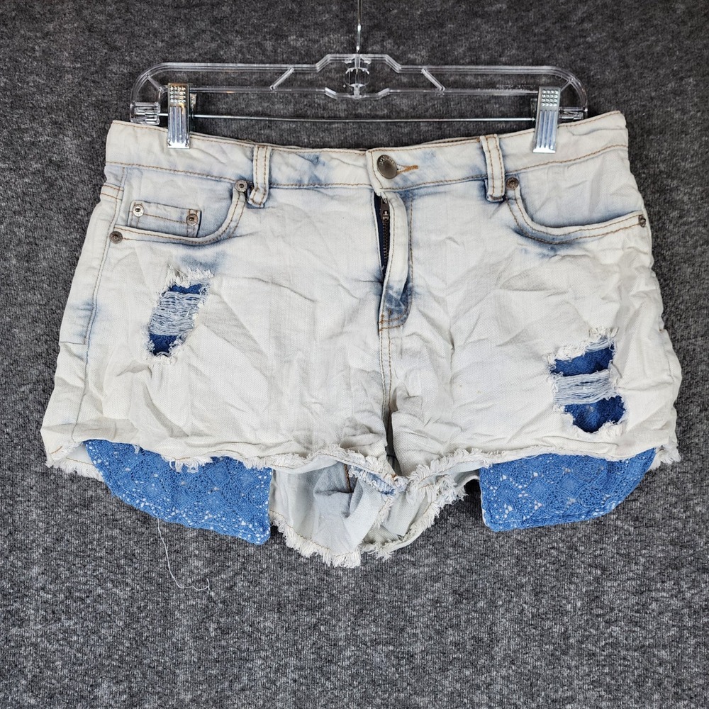 Bongo Denim Shorts Women Size 7 Light Wash Distressed Blue Lace Trim Cutoffs